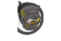 Pair Of Vaude OnTour Front Front Rack Bags Black / Carmine -Cool Outdoor 181256860127a0b1926c0.74321746